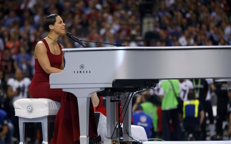 Токов удар за малко да обърне Супербоул, Балтимор триумфира, а Бийонсе открадна шоуто