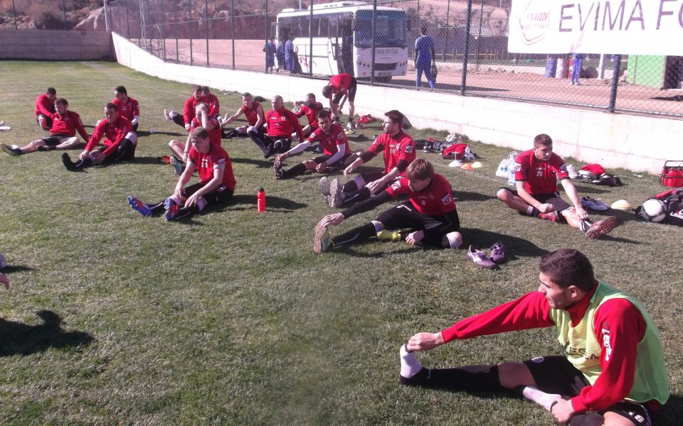 Локо Сф без трима срещу Металург Донецк