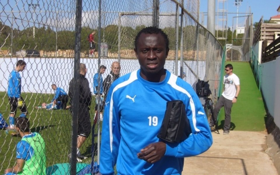 Илиан Илиев прави две промени в титулярния състав