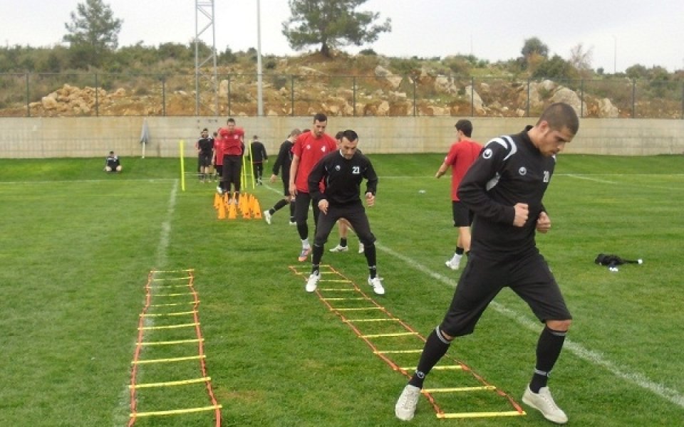 Стефан Генов определи състава за контролата с Храдец Кралове