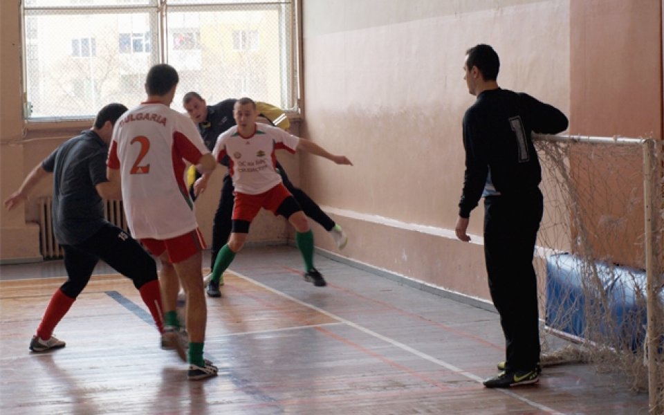 Реферите от Силистра – с купа от футболен турнир