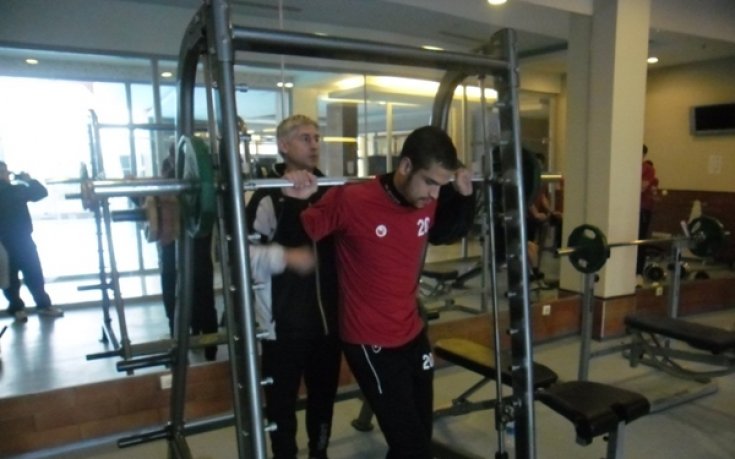 СНИМКИ: Проливен дъжд измести сутрешната тренировка на Локо Пд във фитнеса