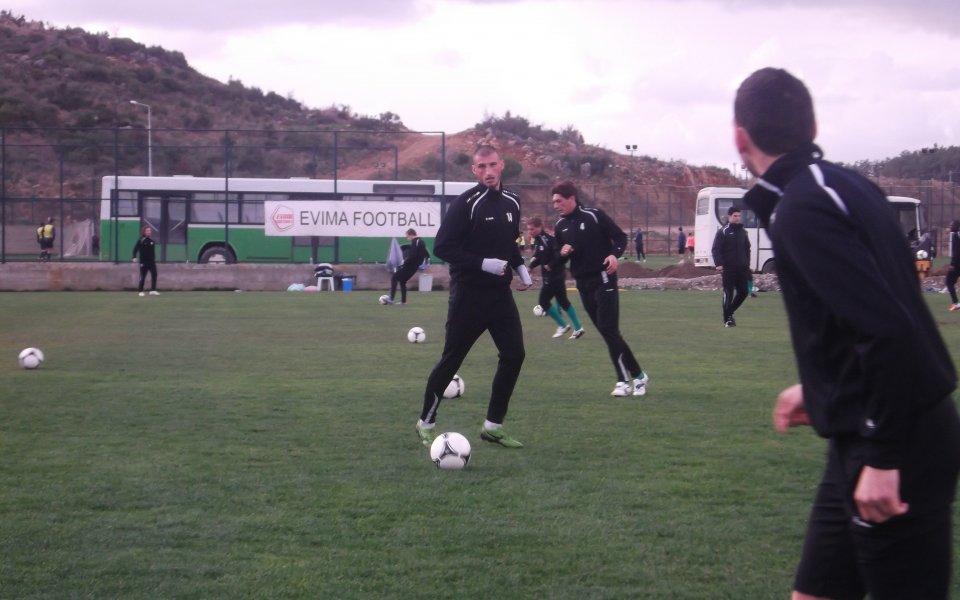 СНИМКИ: Черно море и Локо Сф тренират по комшийски