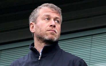 Самолетоносачът на Роман Абрамович акостира в Манхатън