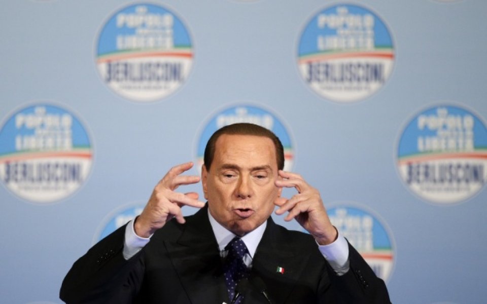 Берлускони съветва Алегри: Меси трябва да има персонален пазач