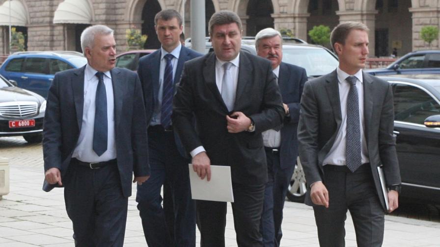 Плевнелиев и Орешарски подкрепиха нова инвестиция на "Лукойл" в България