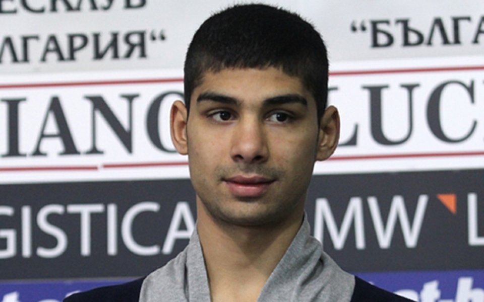 Боксьорът Стефан Иванов отпадна в Баку