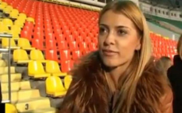 ВИДЕО и СНИМКИ: Вратарят на Етър води дългокрака красавица от Партизан в България