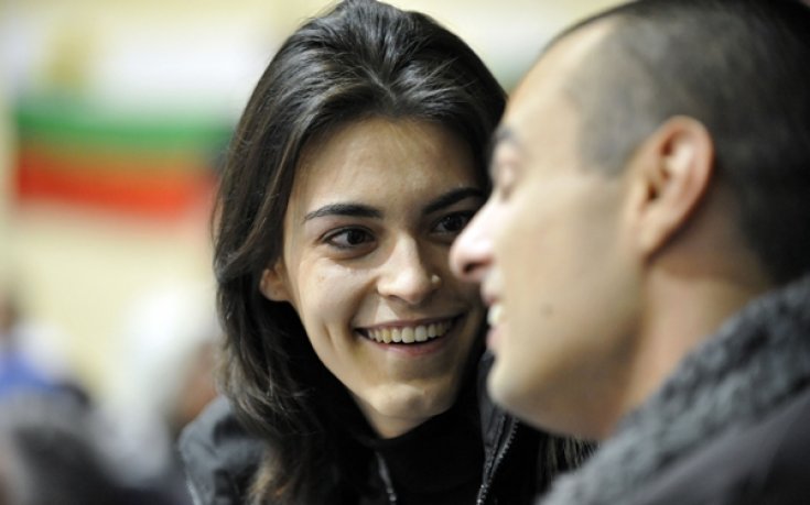 Годеж в Гонг, Ема каза Да на Веско