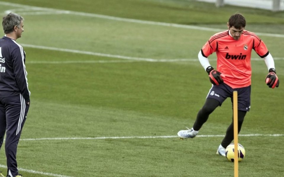 Икер Касияс вече тренира