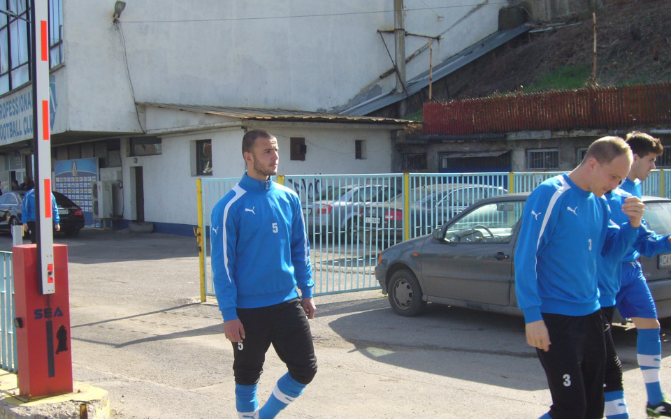 Илиан Илиев привлече крило и опорен халф