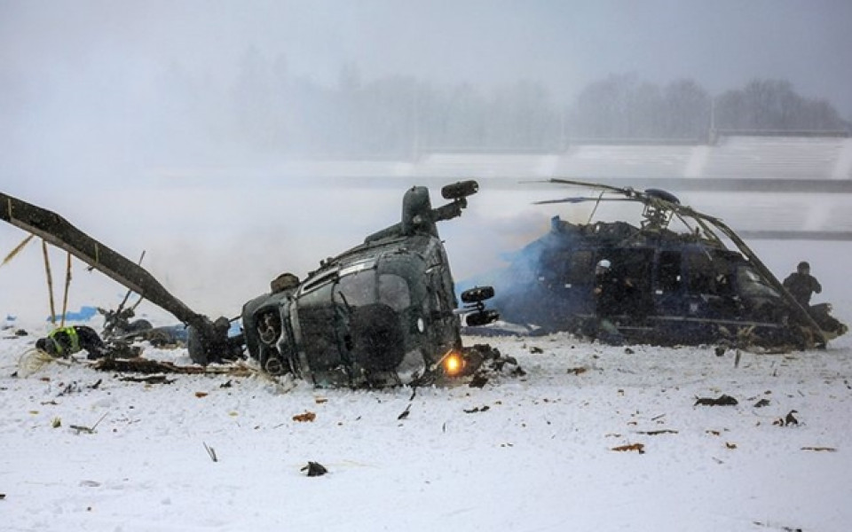 Ужас в Берлин – два хеликоптера се сблъскаха на Олимпийския стадион, един пилот е мъртъв