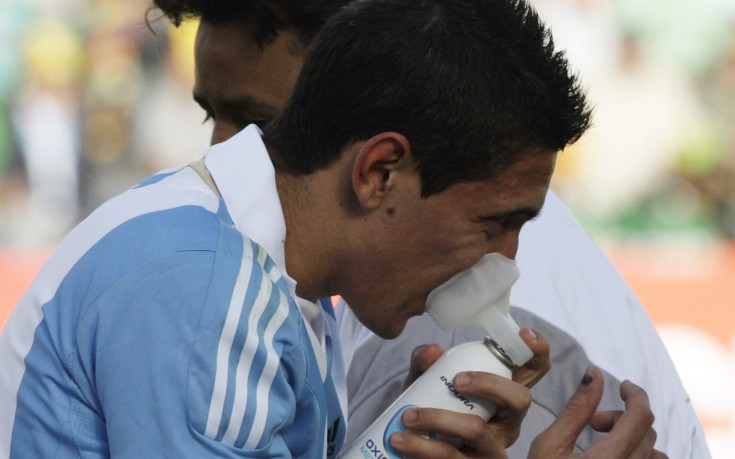 Кислородна маска за Ди Мария и изключително изтощение за Меси в Боливия