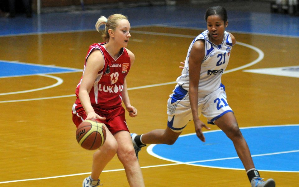 Нефтохимик би Левски, „сините” приключиха редовния сезон