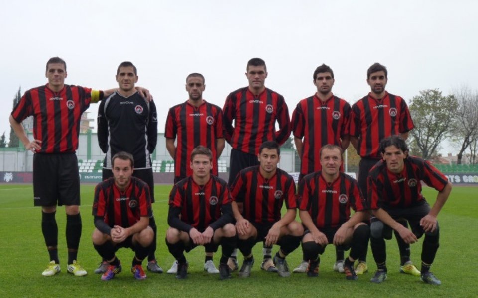 Изхвърлиха Локо Мездра от В група