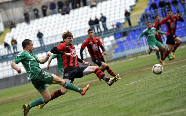 Лудогорец би трудно 10 от Локо София и дръпна с 4 точки пред Левски