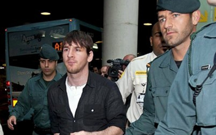 Футболистите на Барса заминаха със семействата си за Париж