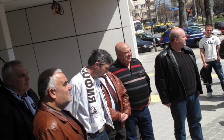 СНИМКИ: Славия отбеляза стогодишнината с паметна плоча до Руски паметник