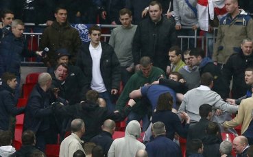 Повдигнаха обвинения на двама от феновете на Милуол