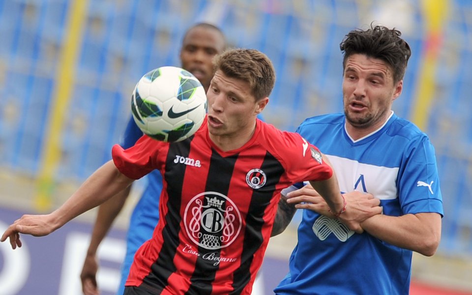 Ники Митов определи група от 19 играчи за мача с Локомотив Сф