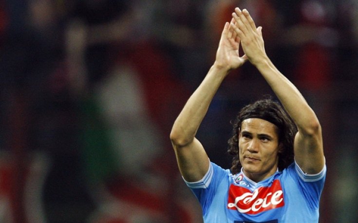 Кавани разкрил пред майка си, че напуска Наполи, тя го разубеждава