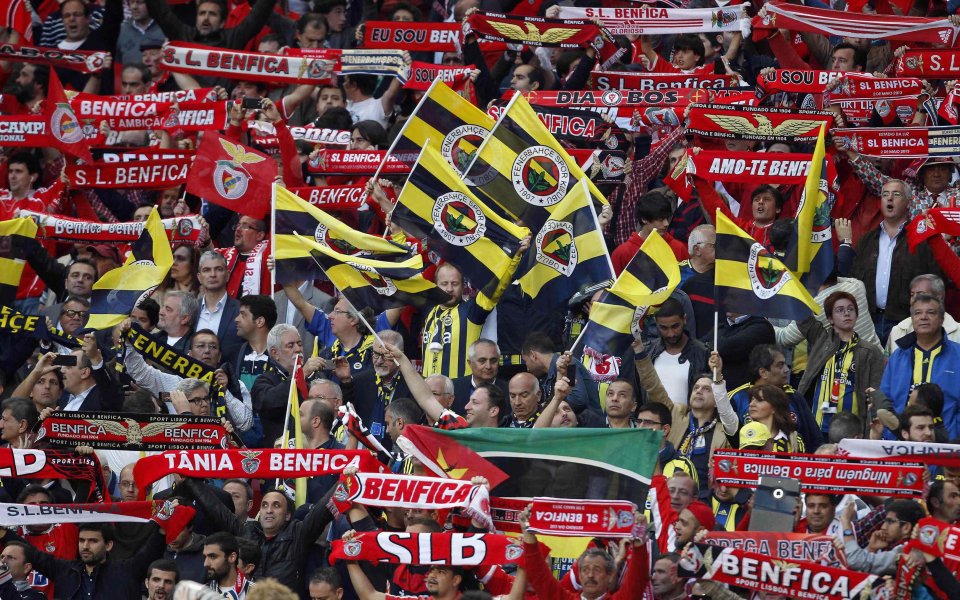 ВИДЕО: Кошмарна нощ за Фенербахче – Гьонюл обаче е добре в болницата