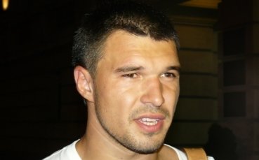 Тежко поражение за Божинов и Виченца