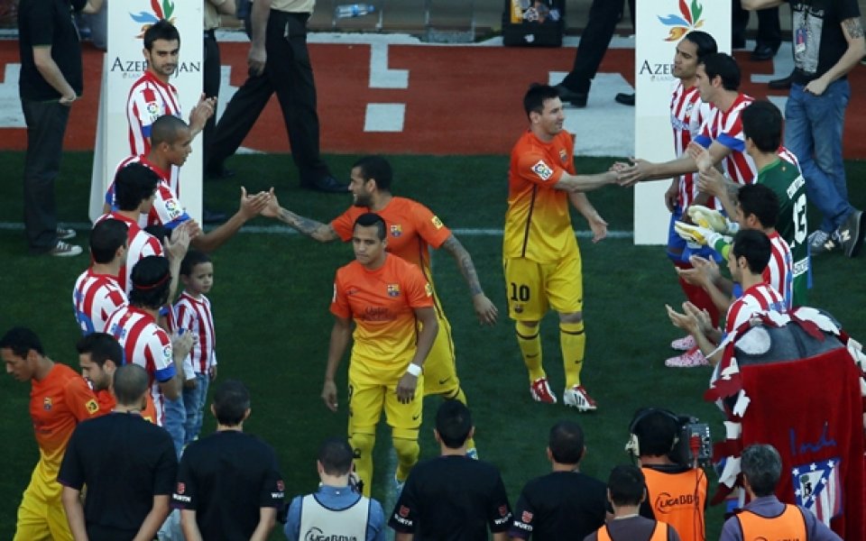 ВИДЕО: Нелеп автогол донесе успех на Барса срещу Атлетико, Меси пак се контузи