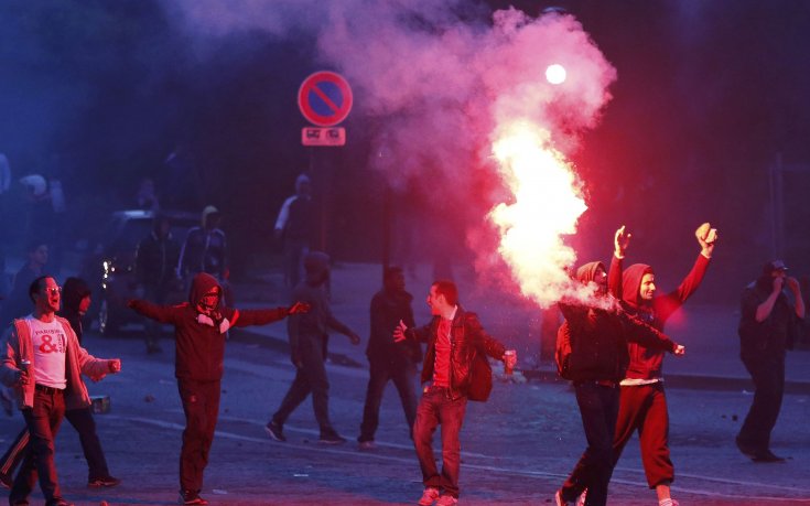 ВИДЕО и СНИМКИ: Безредици прекратиха празненствата на ПСЖ по случай титлата
