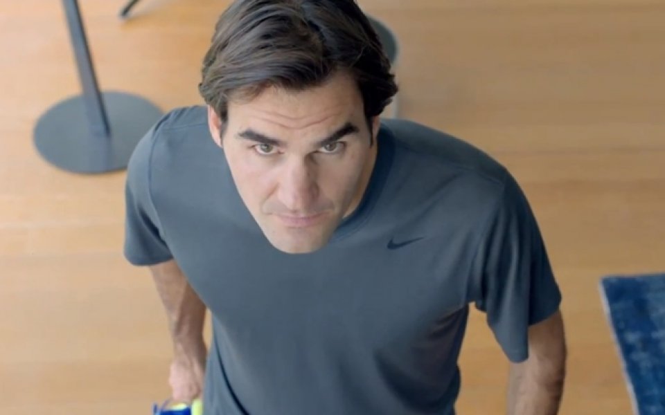ВИДЕО: Федерер в битка с муха в забавна реклама