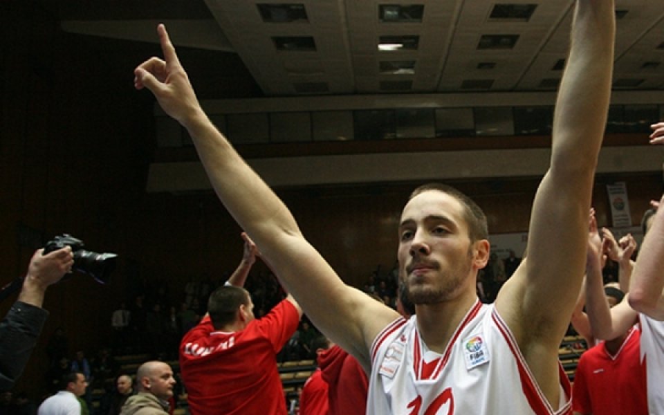 Рилецо остана на косъм от страшна сензация, Лукойл се спаси за 12-ти пореден финал