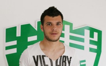 Георги Динков подписа нов тригодишен договор с Берое
