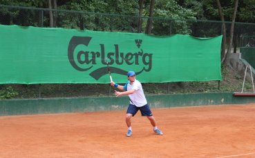 Лазов, Грозданов и Трендафилов на четвъртфинал на Carlsberg Cup в София