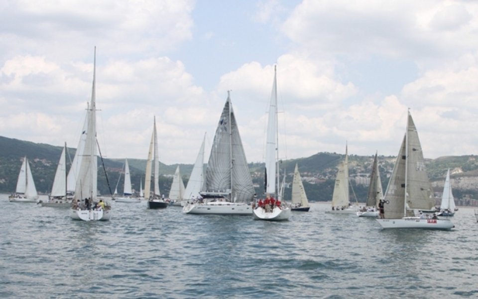 Човек на Гонг с XTREMA номер 1 на регатата Kaliakria Cup 2013