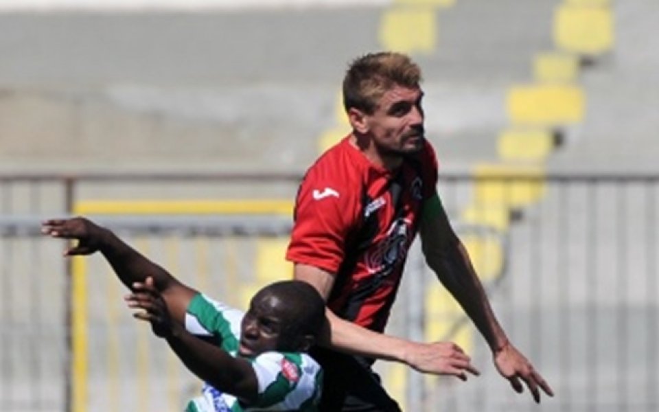 Капитанът на Локо Сф отказа чужбина,поднови договора си с клуба