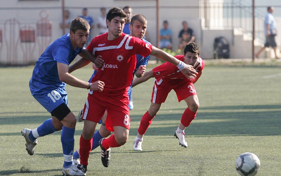 Левски спечели вечното дерби с 2:1