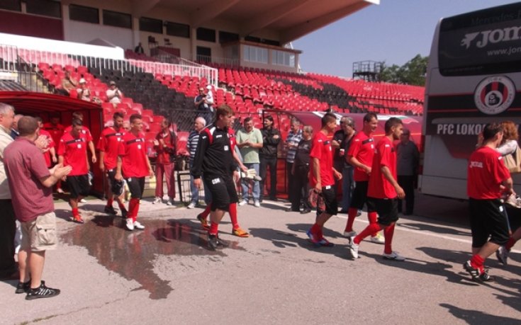 Локо София започна със 7 нови, Пеев мисли за чужбина