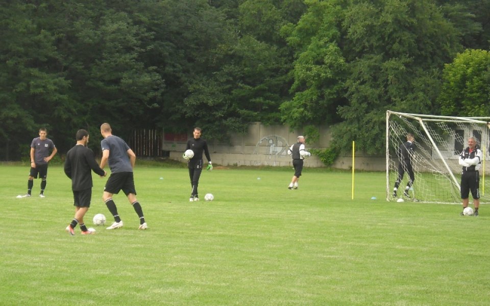 Локо Пд заминава с група от 19 футболисти за лагера в Банско