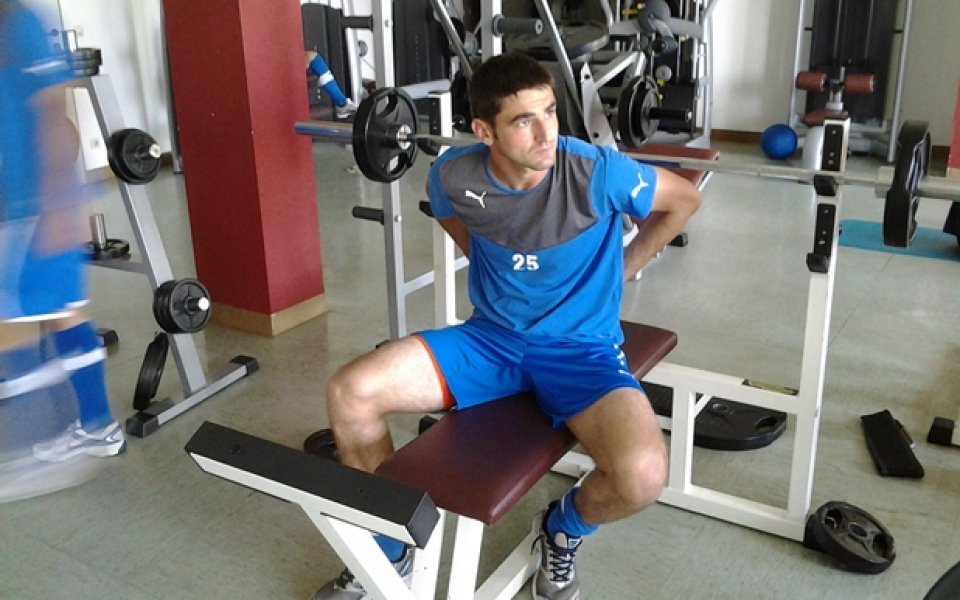 Даниел Димов с болки в коляното, четирима сини тренират във фитнеса