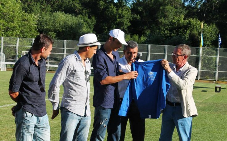 ПАОК спечели Локобол в Албена, Бербатов връчи купата