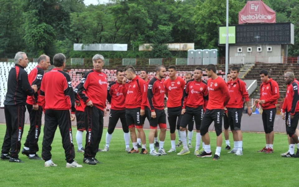 Високите температури промениха часа на ЦСКА - Светкавица