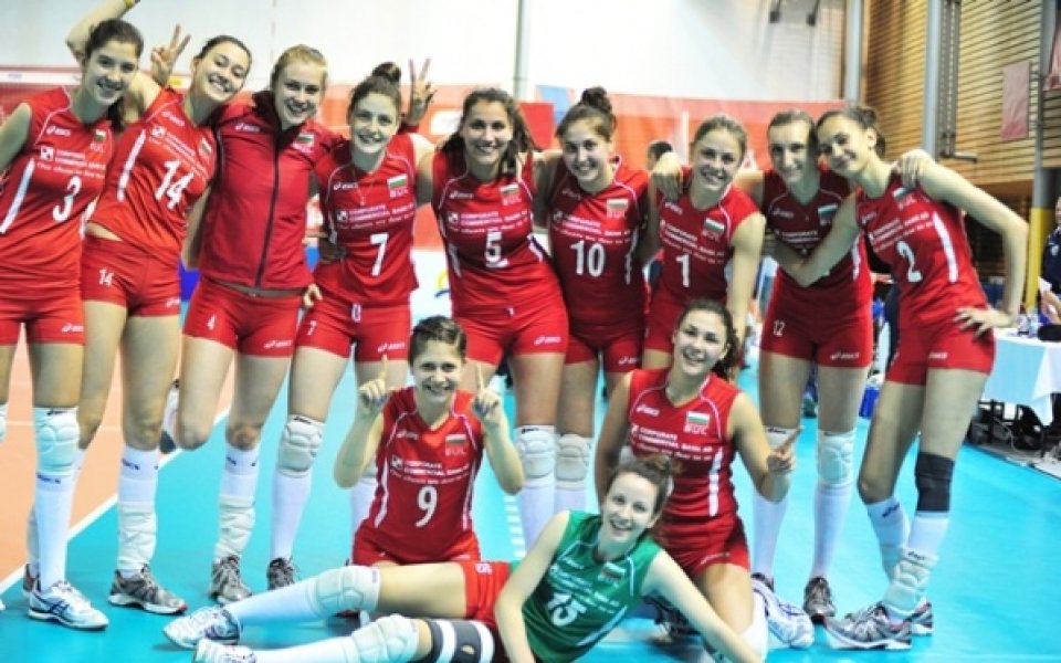 Девойките на България взеха само гейм на Русия