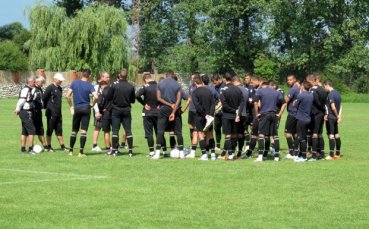 Стартовите 11 на Локо Пловдив срещу Пирин ГД, Куанг няма да играе