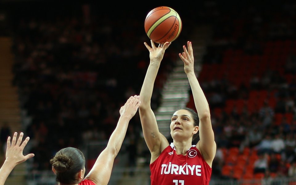 Родена в Пловдив бивша баскетболистка води Турция срещу България