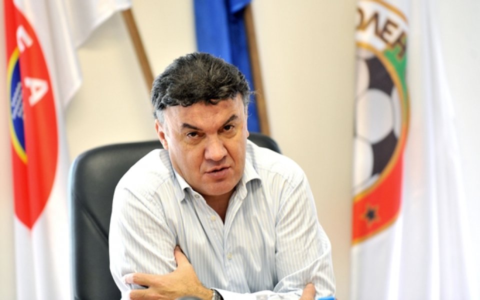 Футболните фенове осъдиха нападението върху сградата на БФС