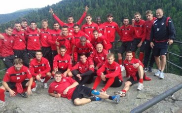 СНИМКИ: Локо Сф изкачи Черната скала