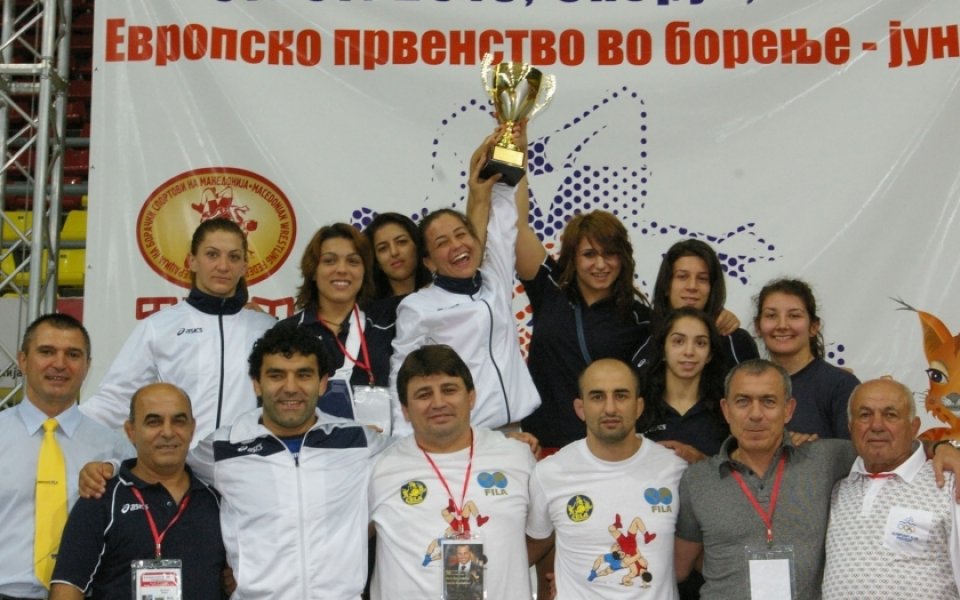 Девойките ни трети в отборното на ЕП по борба