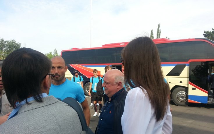 СНИМКИ: Левски пътува цяла нощ, но вече е в Павлодар
