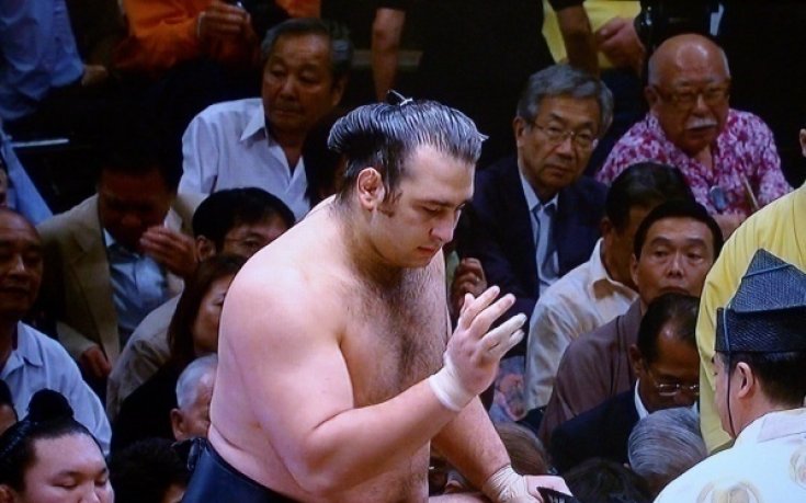 Котоошу с пета победа, Аоияма обаче загуби