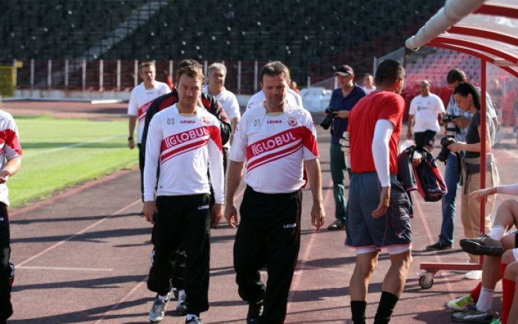 ВИДЕО: Колумбийски дребосък дойде в ЦСКА